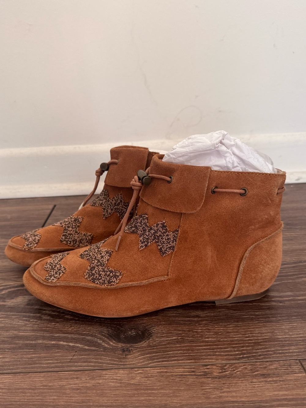 NEW House of Harlow 1960 beaded suede camel bootie Size 9